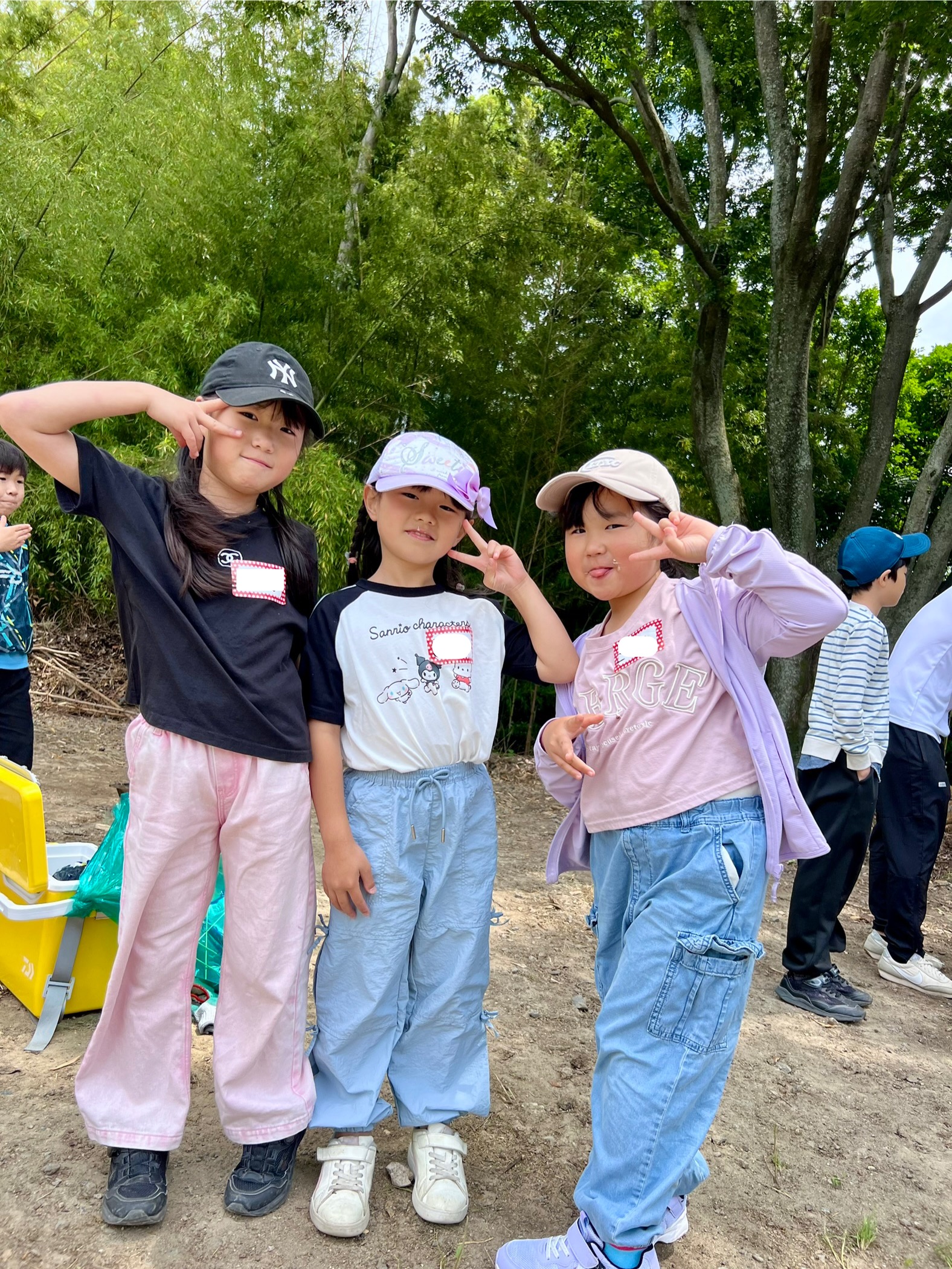 四日市で開催された子ども向けイベントで笑顔を見せる女の子たち｜MiRAI 1DAYスクール