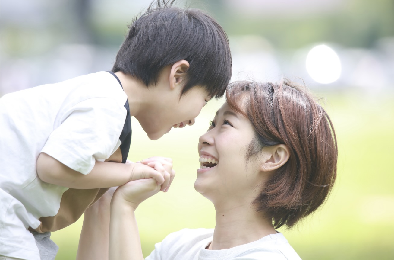 ミライのサマスク親子で成長を分かち合うシーン