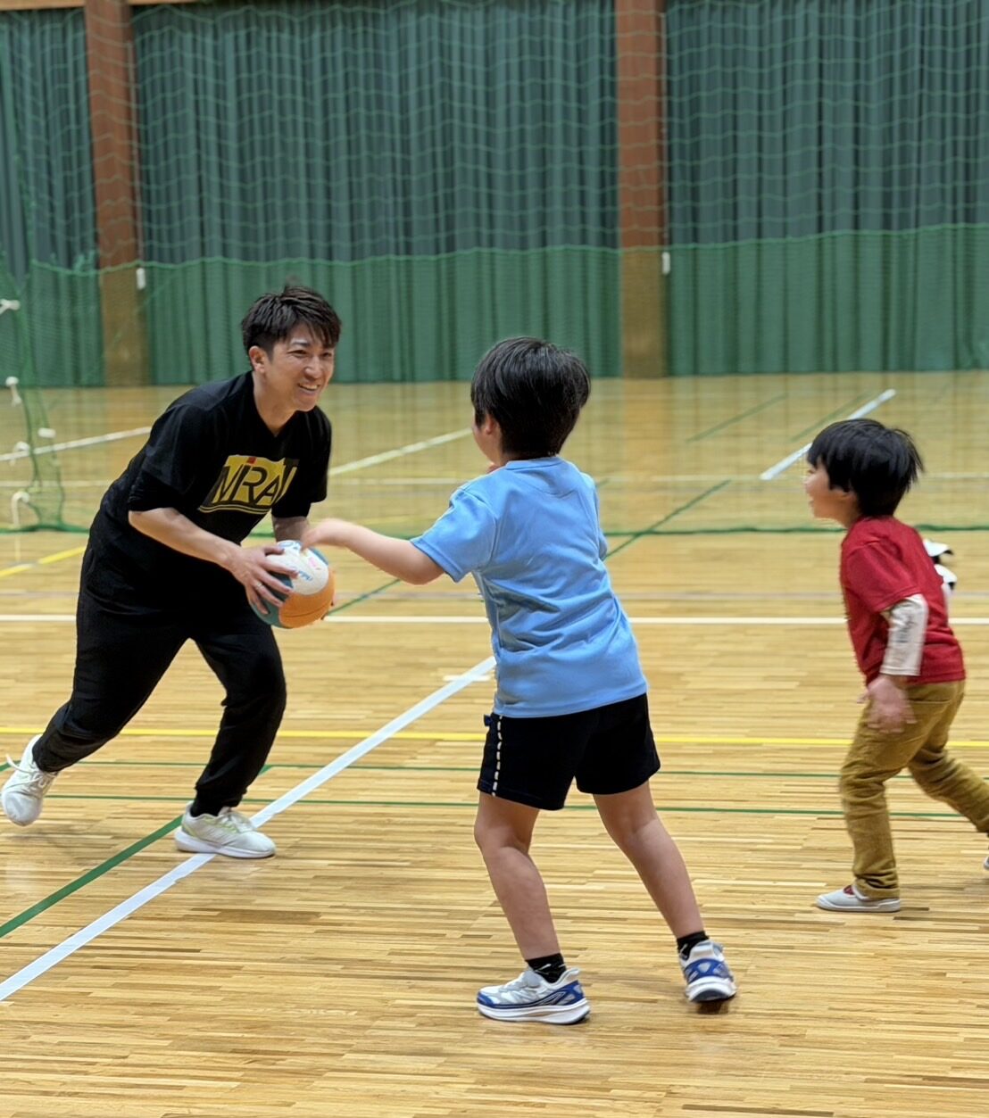 MiRAI小中等部 三重県四日市市と菰野町を拠点にマルチスポーツスクールを展開するMiRAIが四日市メリノール学院でフリースクールを開設します。ミッションです。